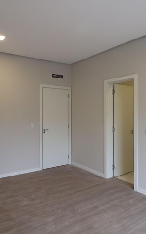 Casa à venda com 142m², 3 quartos e 2 vagasSuíte