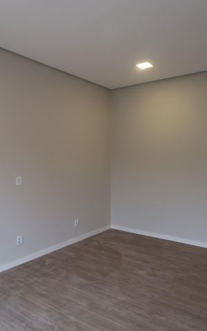 Casa à venda com 142m², 3 quartos e 2 vagasSuíte