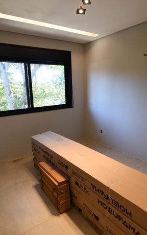 Casa à venda com 630m², 4 quartos e 8 vagasSemi Suite 2 