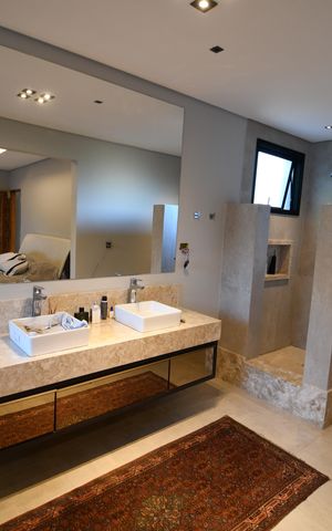 Casa à venda com 630m², 4 quartos e 8 vagasBanheiro da Suite 2