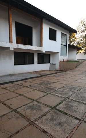 Casa à venda com 630m², 4 quartos e 8 vagasFachada
