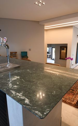 Casa à venda com 630m², 4 quartos e 8 vagasSala 3