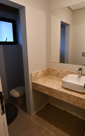 Casa à venda com 630m², 4 quartos e 8 vagasLavabo
