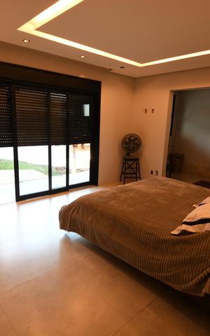 Casa à venda com 630m², 4 quartos e 8 vagasSuite 2