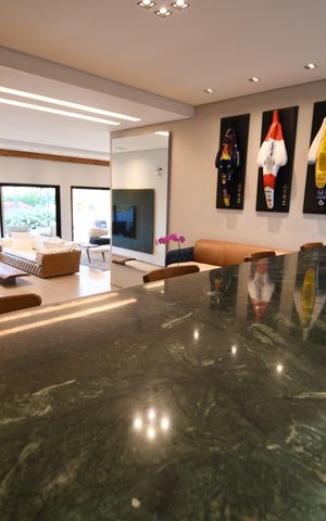 Casa à venda com 630m², 4 quartos e 8 vagasSala 3