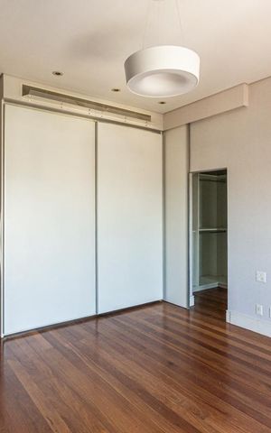 Apartamento à venda com 711m², 5 quartos e 6 vagas Apartamento à venda com 711m², 5 quartos e 6 vagasSuíte 4