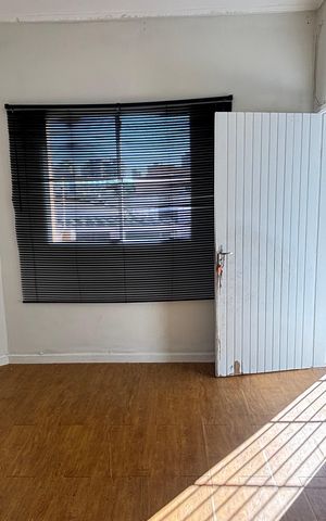 Casa à venda com 91m², 1 quarto e 1 vaga Casa à venda com 91m², 1 quarto e 1 vagaSala