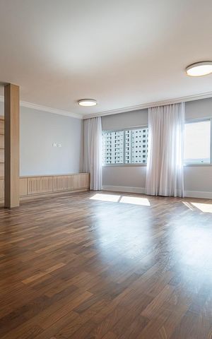 Apartamento à venda com 105m², 2 quartos e 1 vaga Apartamento à venda com 105m², 2 quartos e 1 vagaSala