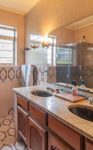 Casa à venda com 400m², 3 quartos e 3 vagasBanheiro Social