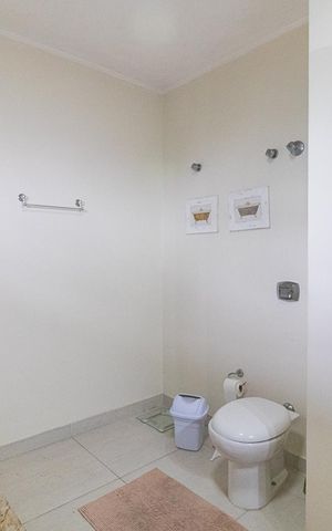 Casa à venda com 400m², 3 quartos e 3 vagasBanheiro da Suíte