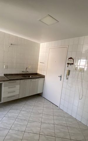 Apartamento à venda com 154m², 3 quartos e 2 vagas Apartamento à venda com 154m², 3 quartos e 2 vagasCozinha