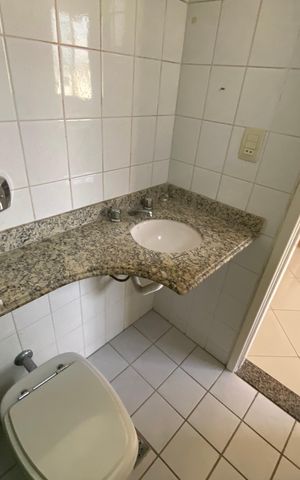 Apartamento à venda com 154m², 3 quartos e 2 vagas Apartamento à venda com 154m², 3 quartos e 2 vagasBanheiro da Suíte 1