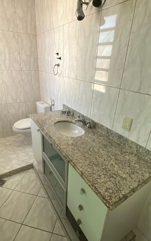 Apartamento à venda com 154m², 3 quartos e 2 vagas Apartamento à venda com 154m², 3 quartos e 2 vagasBanheiro da Suíte 2
