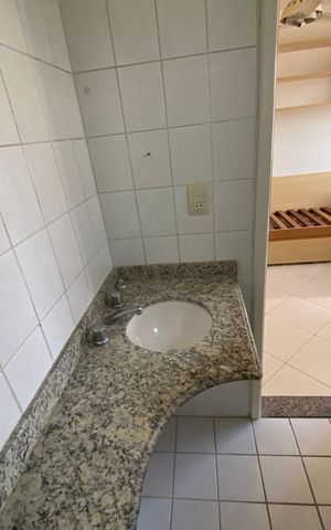 Apartamento à venda com 154m², 3 quartos e 2 vagas Apartamento à venda com 154m², 3 quartos e 2 vagasBanheiro da Suíte 1
