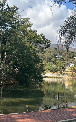 Casa de condomínio à venda com 405m², 6 quartos e 6 vagas Casa de condomínio à venda com 405m², 6 quartos e 6 vagasLagoa do condomínio