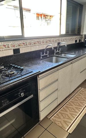 Apartamento à venda com 304m², 3 quartos e 3 vagas Apartamento à venda com 304m², 3 quartos e 3 vagasCozinha