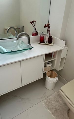 Apartamento à venda com 304m², 3 quartos e 3 vagas Apartamento à venda com 304m², 3 quartos e 3 vagasLavabo