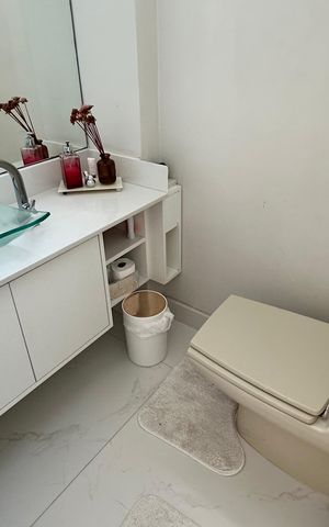 Apartamento à venda com 304m², 3 quartos e 3 vagas Apartamento à venda com 304m², 3 quartos e 3 vagasLavabo