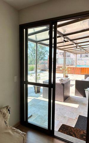 Apartamento à venda com 304m², 3 quartos e 3 vagas Apartamento à venda com 304m², 3 quartos e 3 vagasEscritório