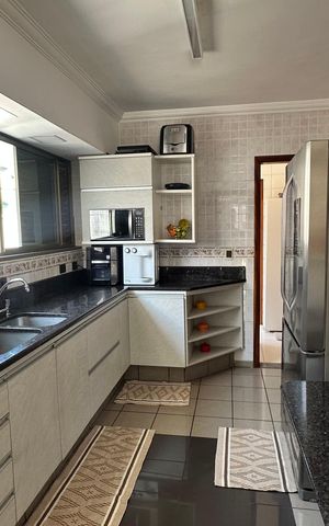 Apartamento à venda com 304m², 3 quartos e 3 vagas Apartamento à venda com 304m², 3 quartos e 3 vagasCozinha
