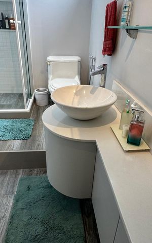 Apartamento à venda com 304m², 3 quartos e 3 vagas Apartamento à venda com 304m², 3 quartos e 3 vagasBanheiro quarto 3
