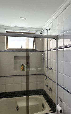 Apartamento à venda com 304m², 3 quartos e 3 vagas Apartamento à venda com 304m², 3 quartos e 3 vagasBanheiro quarto 2