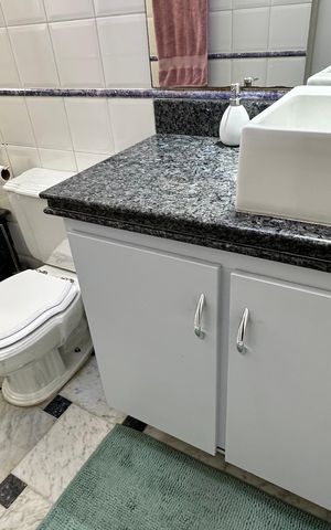 Apartamento à venda com 304m², 3 quartos e 3 vagas Apartamento à venda com 304m², 3 quartos e 3 vagasBanheiro quarto 2