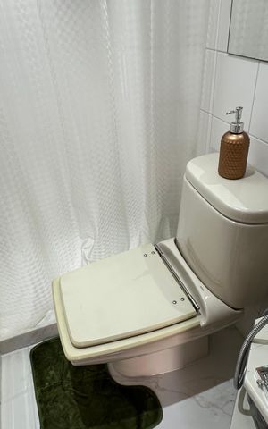Apartamento à venda com 304m², 3 quartos e 3 vagas Apartamento à venda com 304m², 3 quartos e 3 vagasBanheiro de serviço