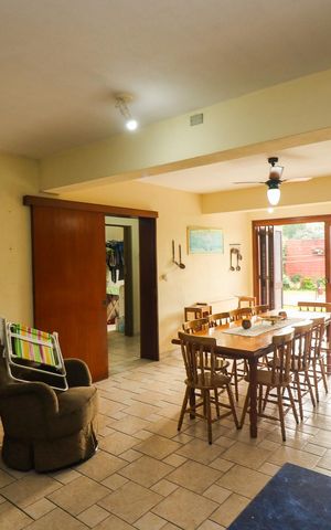 Casa à venda com 287m², 3 quartos e 4 vagas Casa à venda com 287m², 3 quartos e 4 vagasÁrea Externa