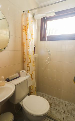 Casa à venda com 287m², 3 quartos e 4 vagas Casa à venda com 287m², 3 quartos e 4 vagasBanheiro de serviço