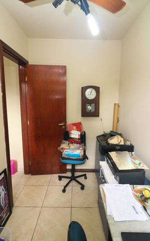 Casa à venda com 287m², 3 quartos e 4 vagas Casa à venda com 287m², 3 quartos e 4 vagasQuarto de Serviço