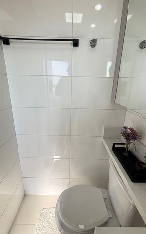 Apartamento à venda com 80m², 3 quartos e 2 vagas Apartamento à venda com 80m², 3 quartos e 2 vagasBanheiro da Suíte