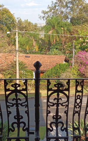 Casa de condomínio para alugar com 336m², 4 quartos e 4 vagas Casa de condomínio para alugar com 336m², 4 quartos e 4 vagasVaranda