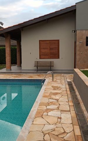 Casa de condomínio para alugar com 336m², 4 quartos e 4 vagas Casa de condomínio para alugar com 336m², 4 quartos e 4 vagasÁrea Externa