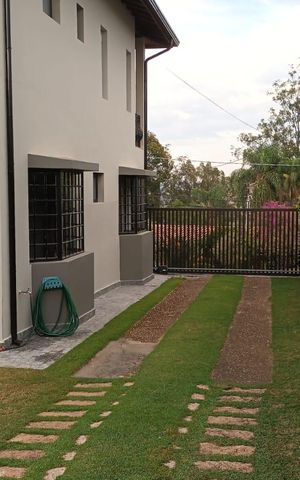 Casa de condomínio para alugar com 336m², 4 quartos e 4 vagas Casa de condomínio para alugar com 336m², 4 quartos e 4 vagasÁrea Externa