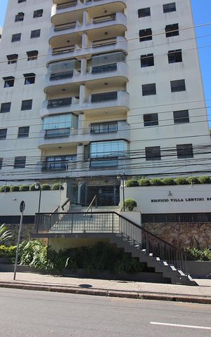 Apartamento à venda com 220m², 3 quartos e 2 vagasFachada