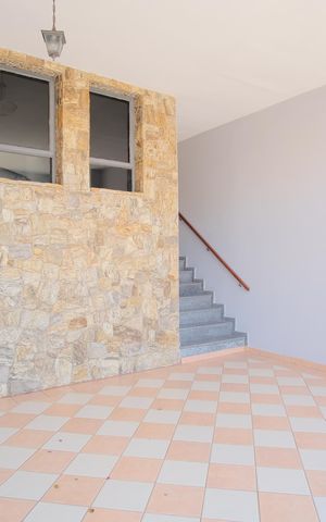 Casa à venda com 200m², 3 quartos e 2 vagasGaragem