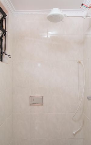 Casa à venda com 200m², 3 quartos e 2 vagasBanheiro de serviço