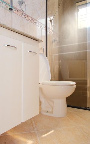 Casa à venda com 200m², 3 quartos e 2 vagasBanheiro da Suíte