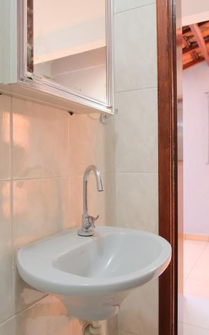 Casa à venda com 200m², 3 quartos e 2 vagasBanheiro de serviço
