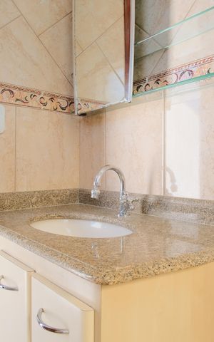 Casa à venda com 200m², 3 quartos e 2 vagasBanheiro da Suíte