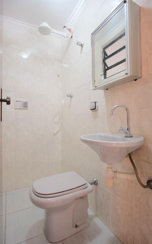 Casa à venda com 200m², 3 quartos e 2 vagasBanheiro de serviço