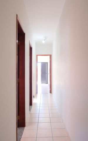 Casa à venda com 200m², 3 quartos e 2 vagasCorredor