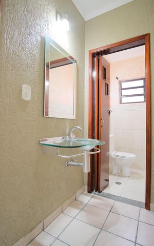 Casa à venda com 200m², 3 quartos e 2 vagasLavabo