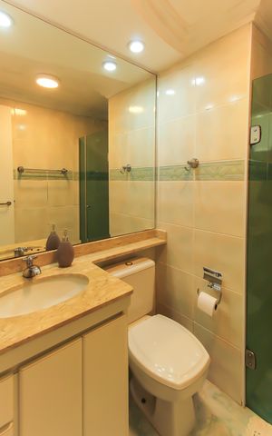 Apartamento à venda com 85m², 3 quartos e 1 vaga Apartamento à venda com 85m², 3 quartos e 1 vagaBanheiro