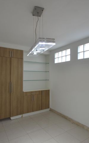 Casa à venda com 100m², 2 quartos e 2 vagasCopa