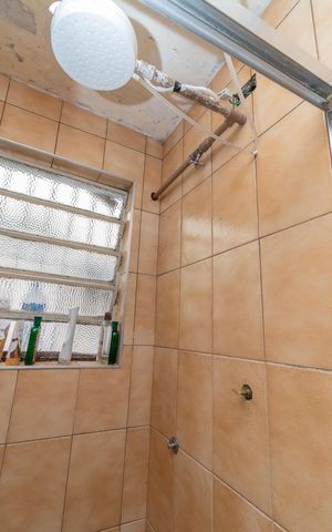Casa à venda com 300m², 4 quartos e 2 vagasBanheiro da Casa 02