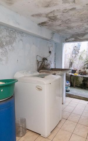 Casa à venda com 300m², 4 quartos e 2 vagasÁrea de Serviço da Casa 02