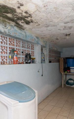 Casa à venda com 300m², 4 quartos e 2 vagasÁrea de Serviço da Casa 02