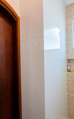 Casa à venda com 183m², 3 quartos e 2 vagas Casa à venda com 183m², 3 quartos e 2 vagasBanheiro da Suíte